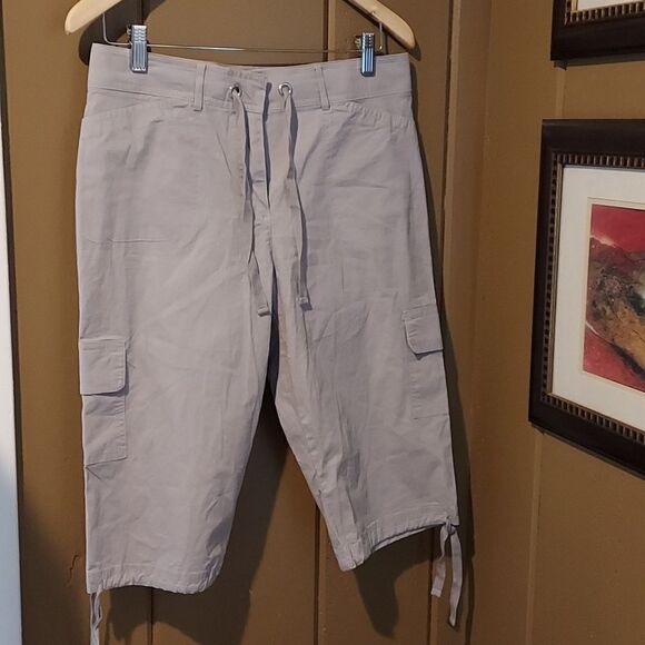 New Counterparts cargo clam diggers pedal pushers NWOT. size 8 petite - Picture 1 of 4